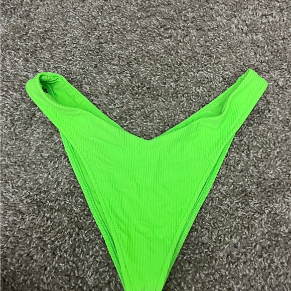 FRANKIES BIKINIS BOTTOM SIZE MEDIUM - Picture 1 of 3